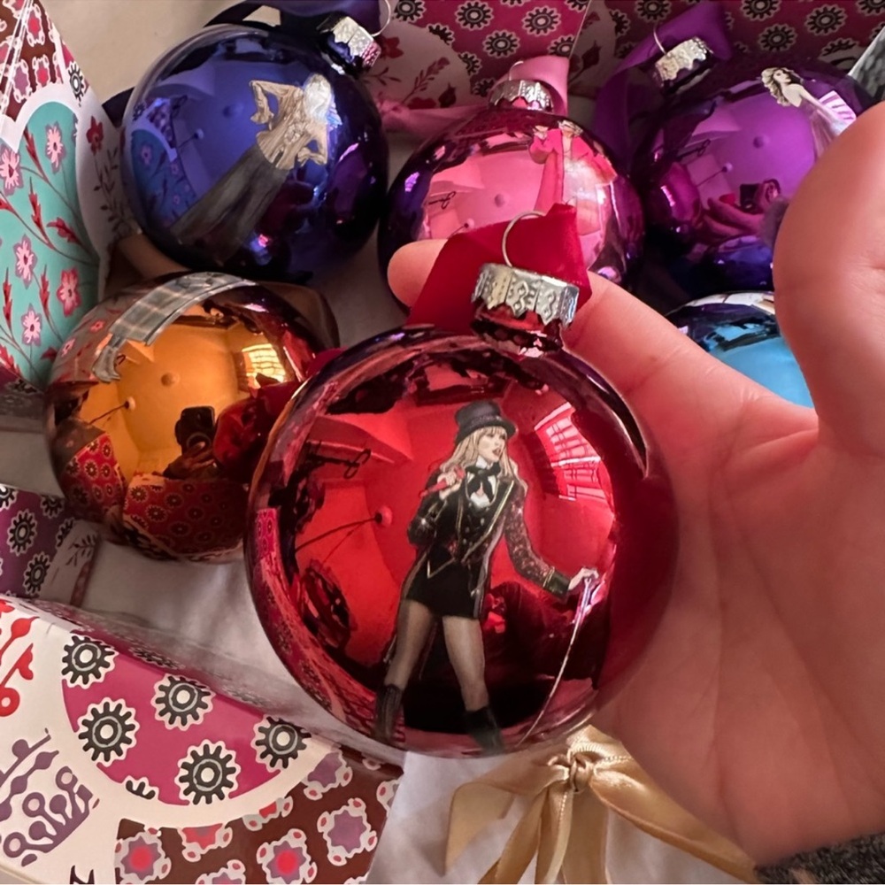 Taylor Swift Christmas Ball Ornaments. - Picture 4 of 12